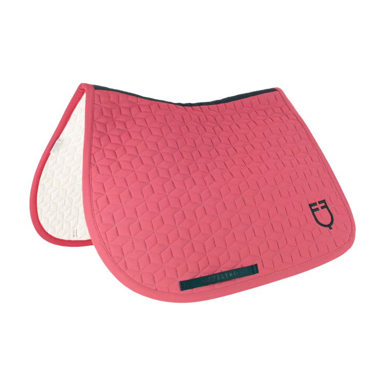 Jumping saddle pad cube quilting